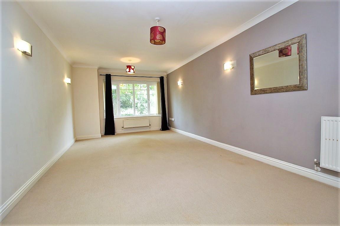 2 bed property in Parkside Road, Reading